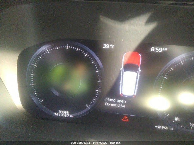 2020 Volvo V60, VIN: YV4102WKXL1039828