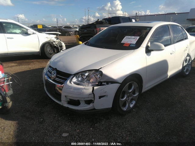2010 VOLKSWAGEN JETTA SEDAN LIMITED VIN: 3VWRX7AJ1AM125961