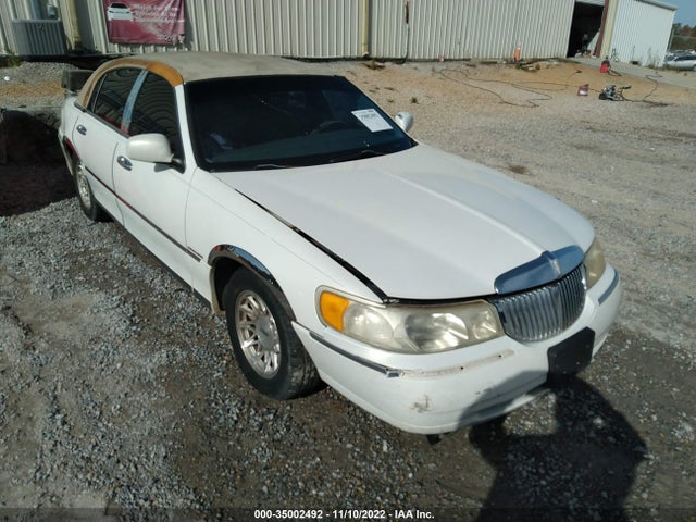 Lincoln Town Car Signature 1998 1LNFM82W4WY629670 головне зображення