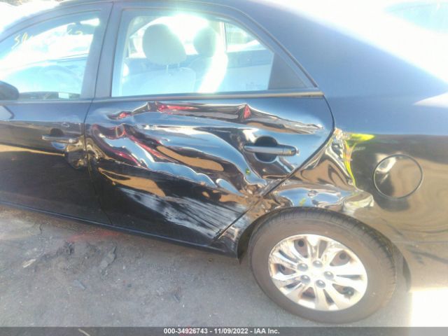 KNAFT4A24C5625921 KIA FORTE LX