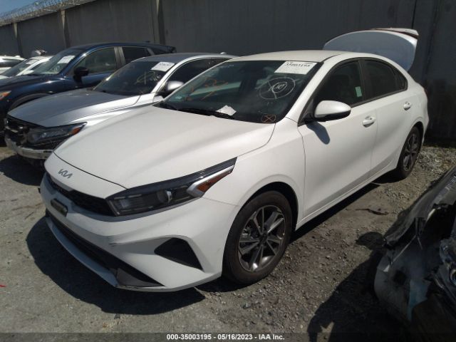 3KPF24AD1NE494302 KIA Forte Lxs