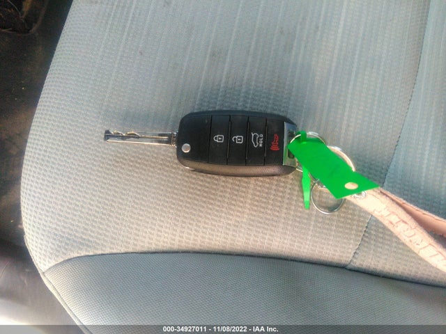 2014 KIA SORENTO LX VIN: 5XYKTCA62EG487577