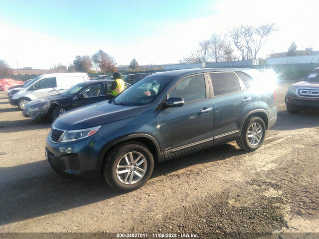 2014 KIA SORENTO LX VIN: 5XYKTCA62EG487577
