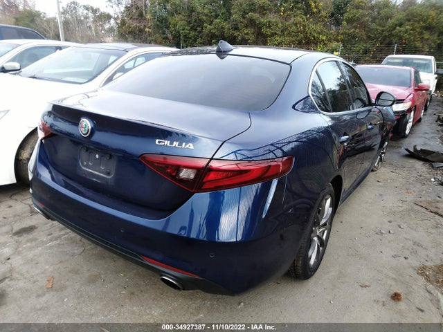 2017 Alfa Romeo Giulia, VIN: ZARFAEBNXH7553227