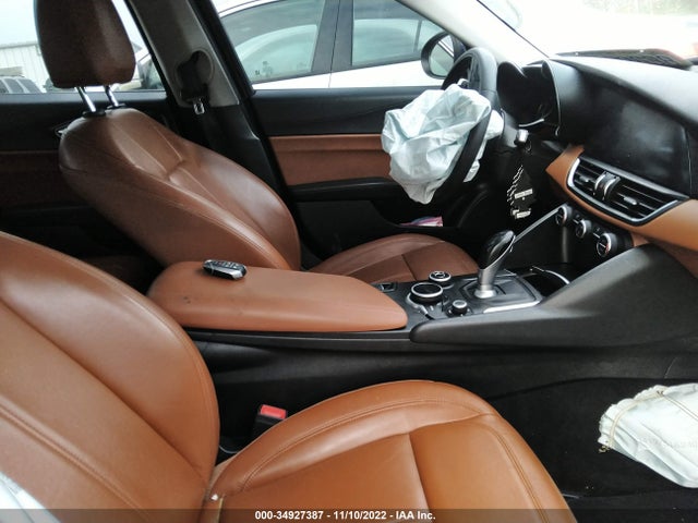 2017 Alfa Romeo Giulia, VIN: ZARFAEBNXH7553227