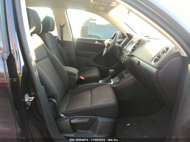 2018 Volkswagen Tiguan, VIN: WVGAV7AX8JK000565