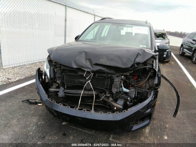2018 Volkswagen Tiguan, VIN: WVGAV7AX8JK000565