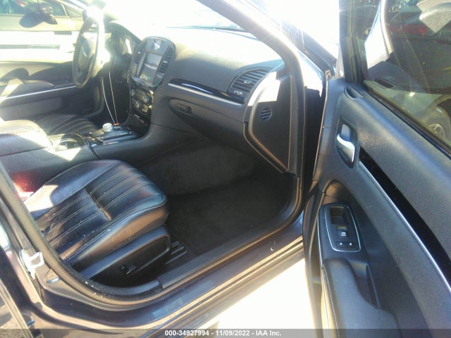 2018 Chrysler 300, VIN: 2C3CCABG2JH243329