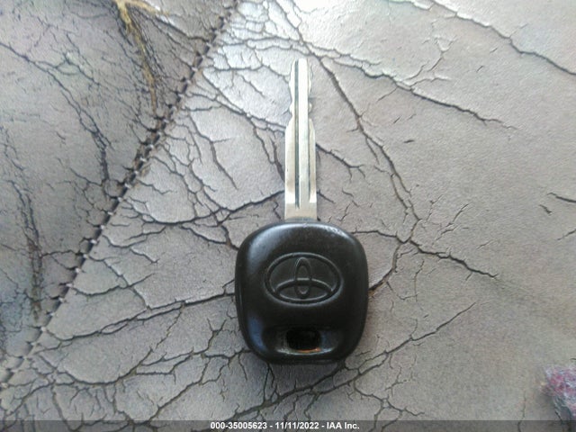 2000 TOYOTA LAND CRUISER VIN: JT3HT05JXY0081942
