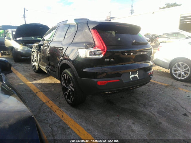 2021 VOLVO XC40 R-DESIGN VIN: YV4162UM5M2449533