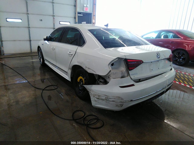 1VWDT7A3XHC070459 Volkswagen Passat R-line W/comfort Pkg