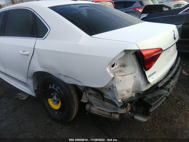 1VWDT7A3XHC070459 Volkswagen Passat R-line W/comfort Pkg