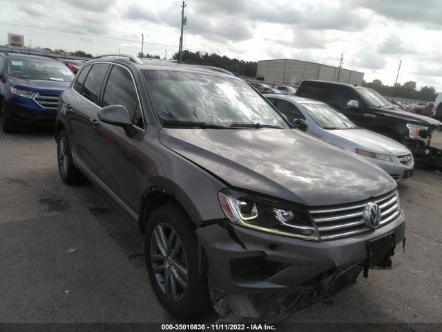 2016 Volkswagen Touareg, VIN: WVGEF9BP5GD008516