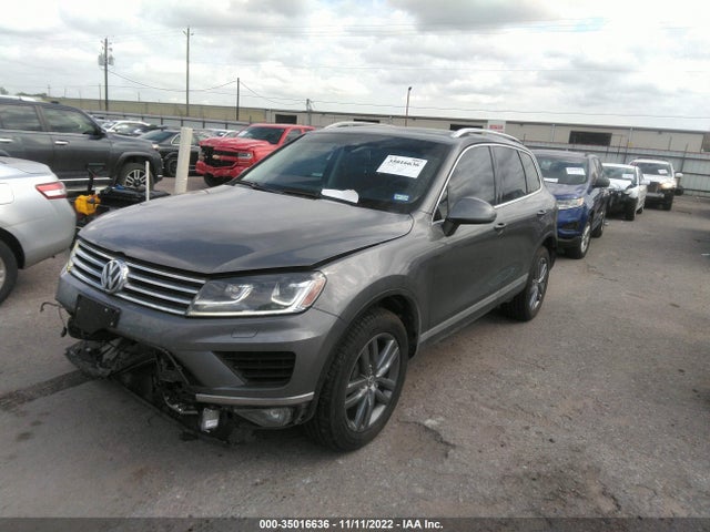 2016 Volkswagen Touareg, VIN: WVGEF9BP5GD008516