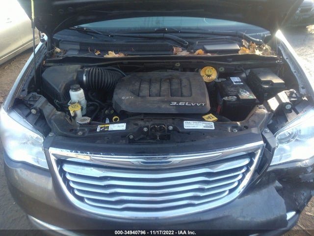 2015 Chrysler Town & Country, VIN: 2C4RC1BG2FR697930