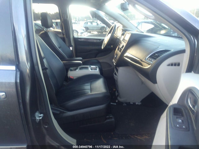 2015 Chrysler Town & Country, VIN: 2C4RC1BG2FR697930