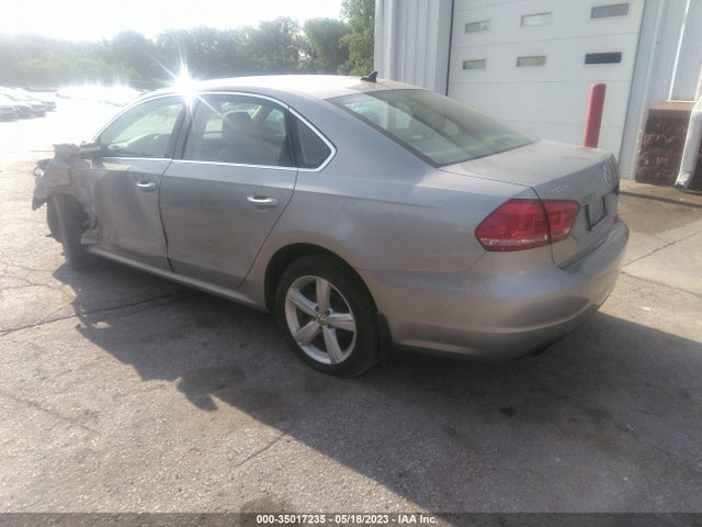 1VWBS7A35EC088308 Volkswagen PASSAT SE