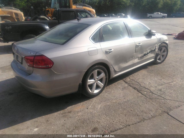 1VWBS7A35EC088308 Volkswagen PASSAT SE