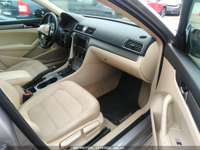 1VWBS7A35EC088308 Volkswagen PASSAT SE