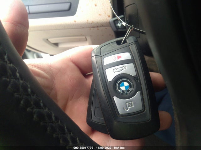 BMW 5 Series 2013 WBAFR7C57DC818875 Image 11