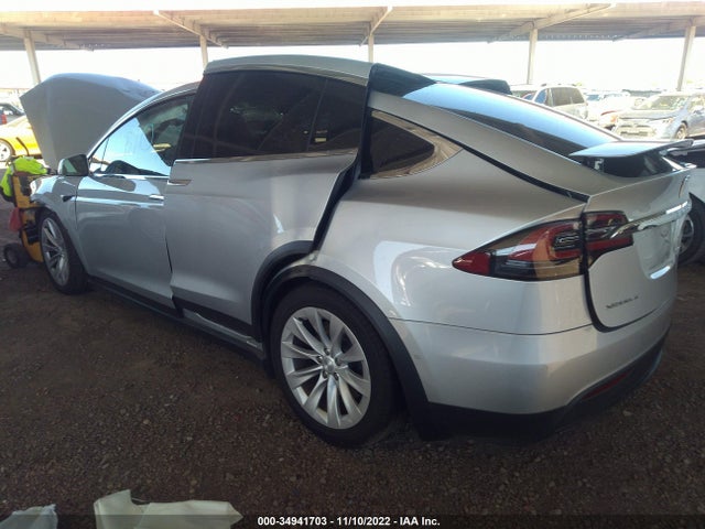 2018 Tesla Model X, VIN: 5YJXCBE28JF114780