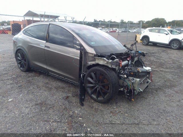 2016 Tesla Model X, VIN: 5YJXCBE27GF021788