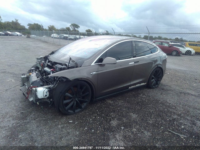 Tesla Model X 70d/90d/75d/60d/p100d 2016 5YJXCBE27GF021788 Image 2
