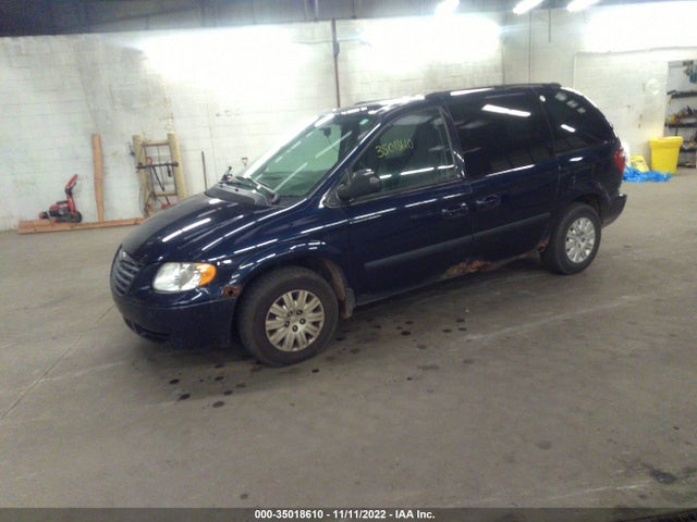 Chrysler Town & Country 2005 1C4GP45R85B158624 Image 2