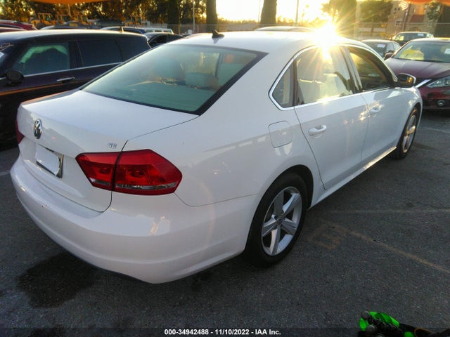 1VWBP7A34DC151303 Volkswagen Passat Se W/sunroof & Nav