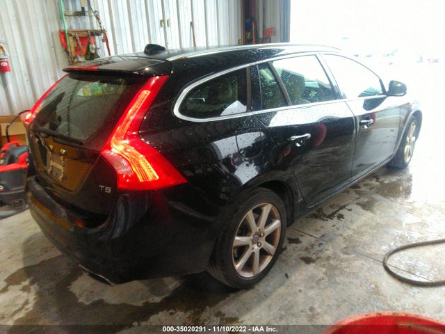 2016 Volvo V60, VIN: YV140MEK2G1306098
