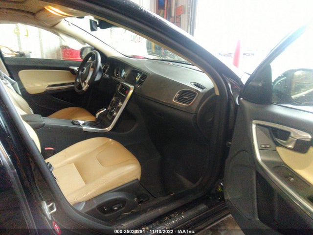 2016 Volvo V60, VIN: YV140MEK2G1306098