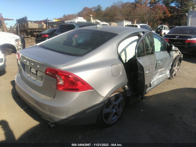 Volvo S60 T5 2013 YV1612FS2D1218303 Image 4