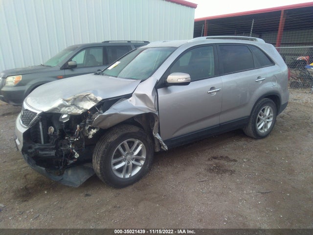 2015 KIA SORENTO LX VIN: 5XYKT4A68FG577565