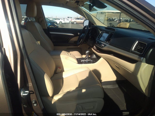 2018 TOYOTA HIGHLANDER SE/XLE VIN: 5TDKZRFH0JS268335