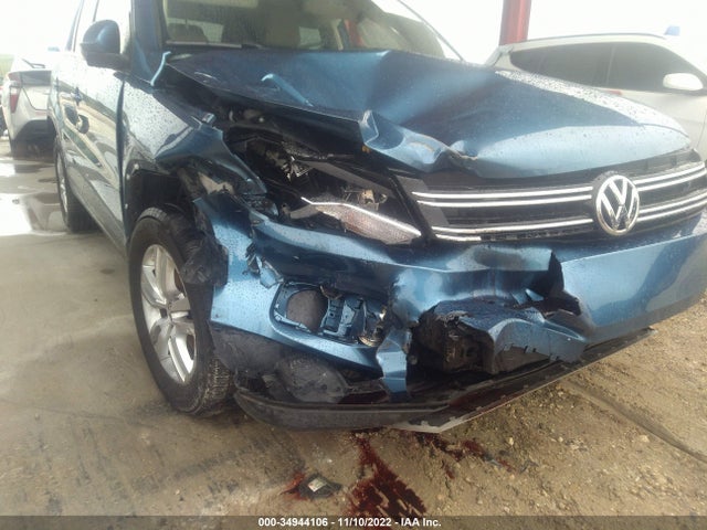 2017 Volkswagen Tiguan, VIN: WVGAV7AX7HK040761