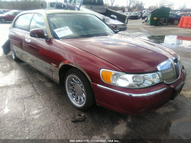 Lincoln Town Car Executive 1998 1LNFM81W5WY650058 main image