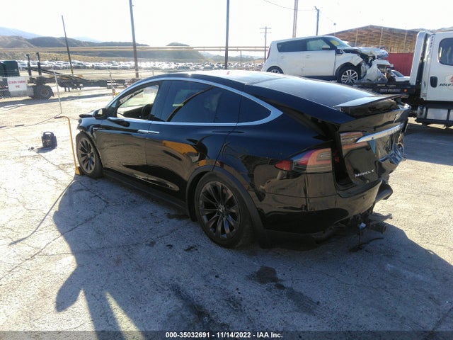 2019 Tesla Model X, VIN: 5YJXCBE28KF141639