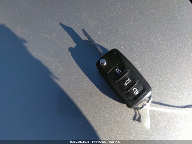 2013 VOLKSWAGEN JETTA SEDAN SE VIN: 3VWDX7AJ1DM270092