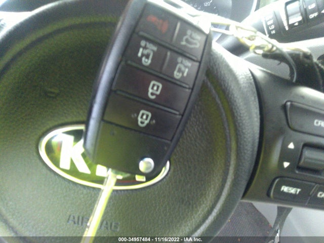2018 Kia Sedona, VIN: KNDMB5C17J6390512