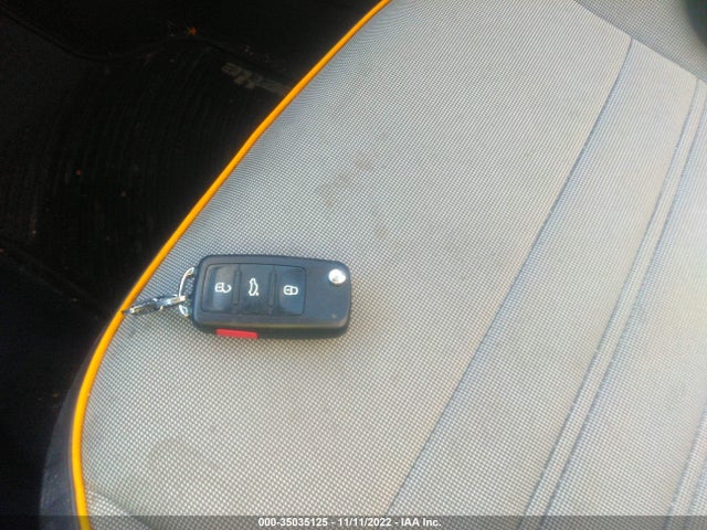 2017 Volkswagen Beetle, VIN: 3VWT17AT1HM800145