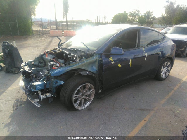 Tesla Model Y Long Range 2021 5YJYGDEE7MF093732 Image 2