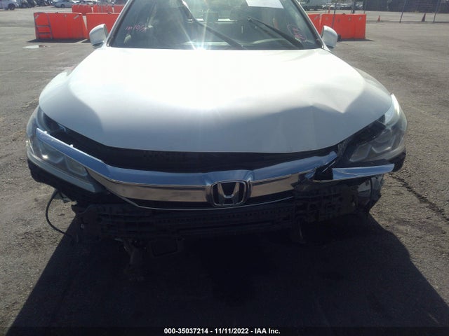 2017 Honda Accord, VIN: JHMCR6F32HC014711