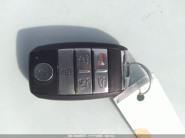 2016 Kia Sedona, VIN: KNDME5C14G6172284