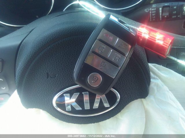 KNDMC5C10J6366971 KIA Sedona Sx