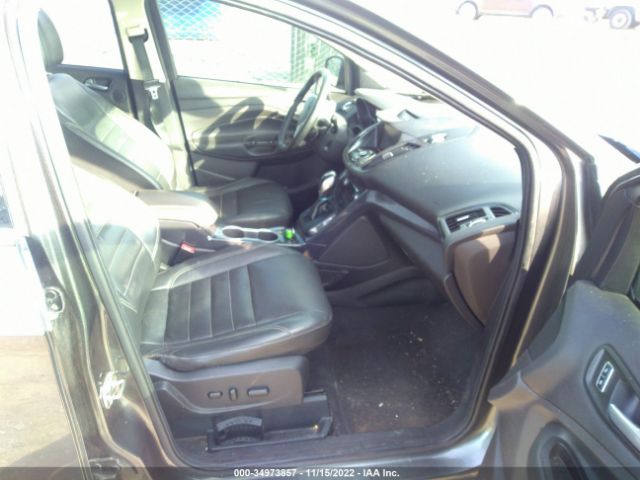 1FMCU0J97FUA61034 Ford Escape Titanium