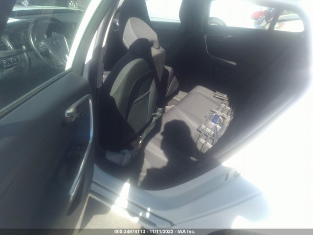 2015 Volvo V60, VIN: YV140MEJ9F1223158