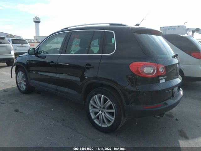 2011 VOLKSWAGEN TIGUAN SE W/SUNROOF & NAVI VIN: WVGAV7AX9BW542154