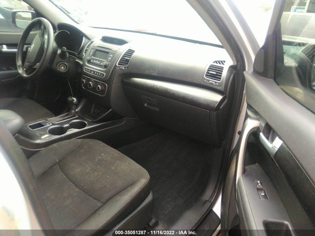 2015 KIA SORENTO LX VIN: 5XYKT4A70FG592747