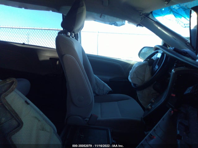 Toyota SIENNA LE 2017 5TDKZ3DC5HS829191 Image 5