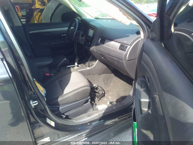 JA4AD3A31EZ006857 Mitsubishi Outlander Se